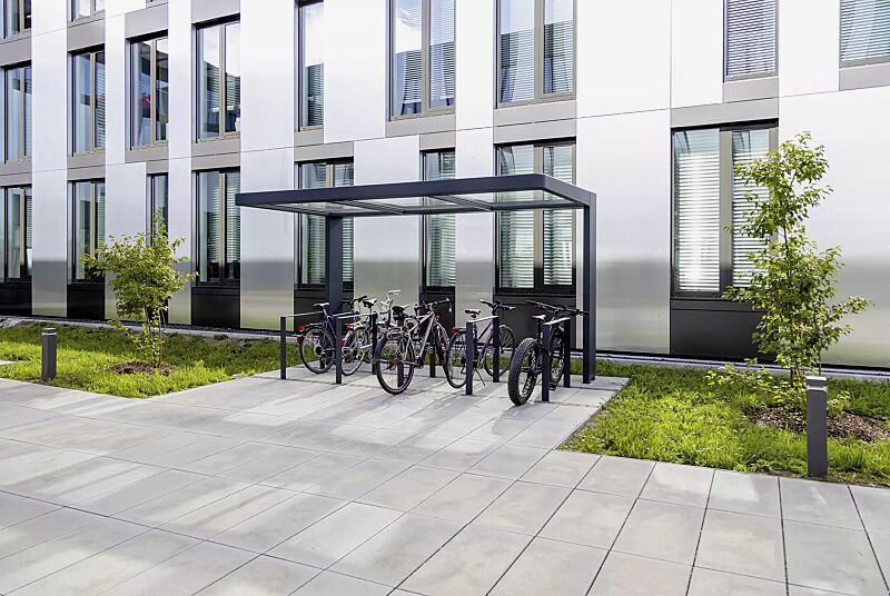 Fahrradüberdachung PURE, Dachbreite x Dachtiefe 4000 mm x 2250 mm, Anlehnbügel UTAH, Stahlkonstruktion in RAL 7016 anthrazitgrauFahrradüberdachung PURE, Dachbreite x Dachtiefe 4000 mm x 2250 mm, Stahlkonstruktion feuerverzinkt und pulverbeschichtet, Da...