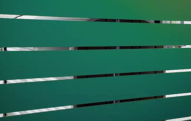 mit Trespa®-Leisten, waagerecht