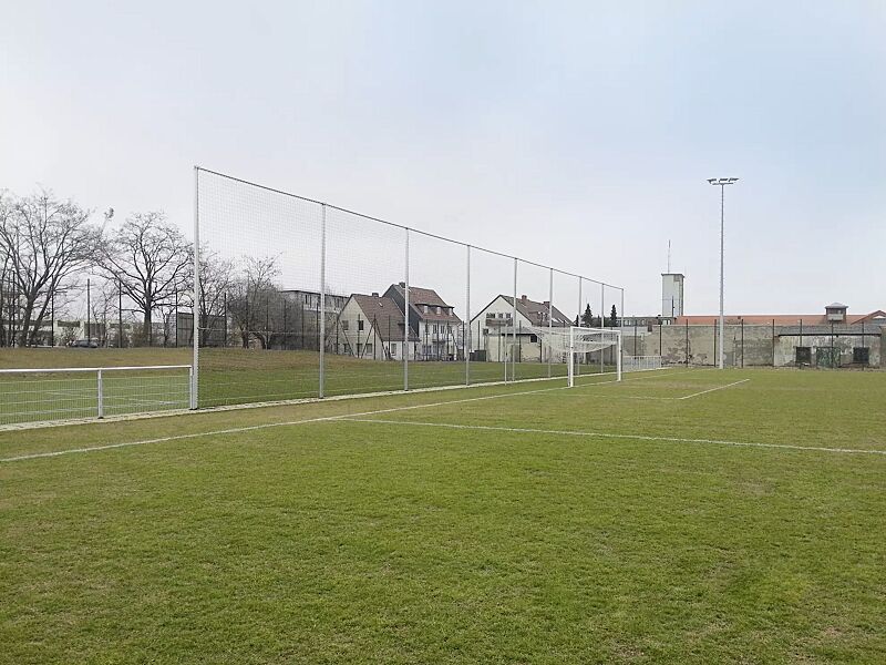 Preisbeispiel: Ballfangzaun-Anlage, 40 x 6 m - als Komplettanlage