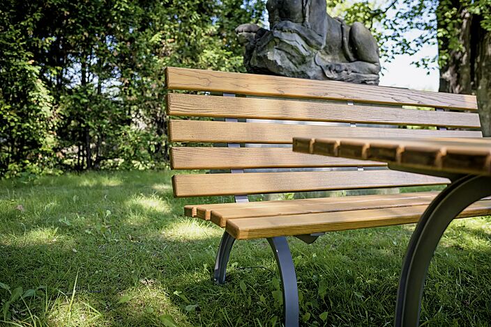 Detail: Eschenholzbelattung