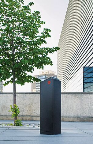 Standascher CRYSTAL, in RAL 7016 anthrazitgrau, Siebdruck in RAL 3020 verkehrsrot