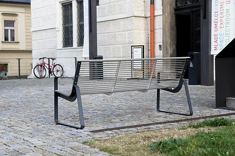 Sitzbank PREVA URBANA mit Rückenlehne und Armlehnen, Stahlteile in RAL 7016 anthrazitgrau