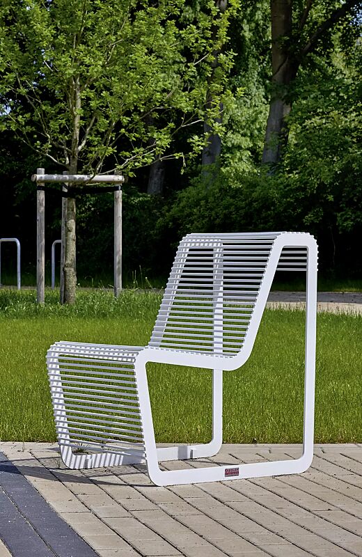 Sitz LIMPIDO mit Rückenlehne, in RAL 9003 signalweiß