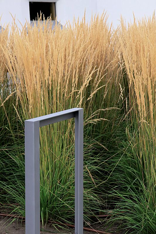 Anlehnbügel LOTLIMIT in RAL 9006 weißaluminium