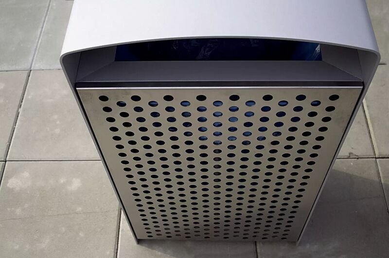 Detail: perforiertes Stahlblech