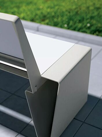Sitzbank RADIUM mit Rückenlehne, mit weißer HPL-Auflage, Stahlteile in RAL 9006 weißaluminium