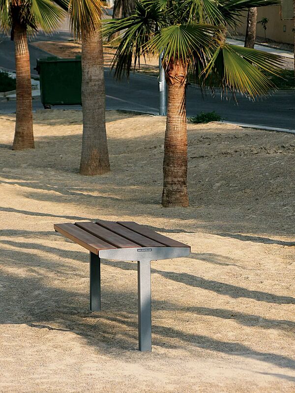 Sitzbank VERA SOLO bestehend aus Einzelelementen, gerade, modular erweiterbar, Sitzfläche mit Jatobaholzbelattung, Stahlteile in RAL 9007 graualuminium