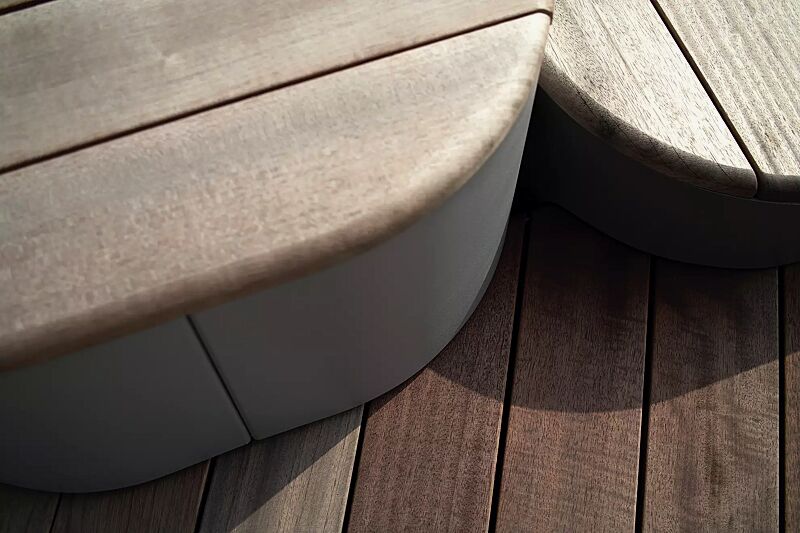 Sitzpodest URBAN ISLANDS, Kombination 2, mit Jatobaholzbelattung, Stahlteile in RAL 9007 graualuminium