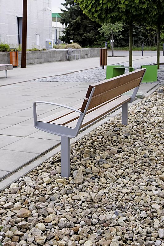 Sitzbank INTERVERA mit Jatobaholzbelattung, Stahlteile in DB 703 eisenglimmer