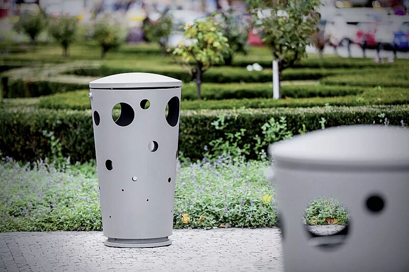 Abfallbehälter SWISSBIN, zum freien Aufstellen, in RAL 9006 weißaluminium