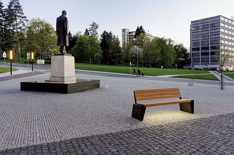 Sitzbank RADIUM mit Rückenlehne, mit Jatobaholzbelattung, Stahlteile in 7016 anthrazitgrau, mit LED-Beleuchtung (Zubehör)