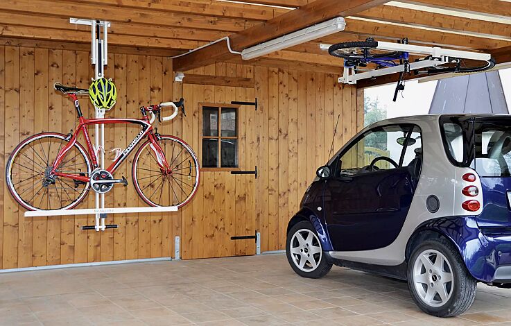 Fahrradlift FLAT-BIKE-LIFT in der Hebe- und Parkposition
