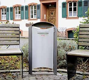 Abfallbehälter BURNHAM mit Ascher, Behälter in RAL 9006 weißaluminium, Rahmen in eisenglimmergrau