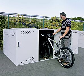Fahrradgarage LEXINGTON NEW, 1 Grund- und 3 Anbaueinheiten mit Giebeldach, mit Profilhalbzylinderschloss, Türanschlag DIN rechts, Stahlkonstruktion in RAL 9006 weißaluminium