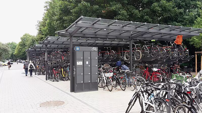 Doppelstock-Fahrradparksystem FLEXHUB, Stahlkonstruktion in DB 703, Fahrradüberdachung TUCANA mit auftragsbezogener Anpassung, Dachbreite x Dachtiefe 7600 mm x 4600 mm