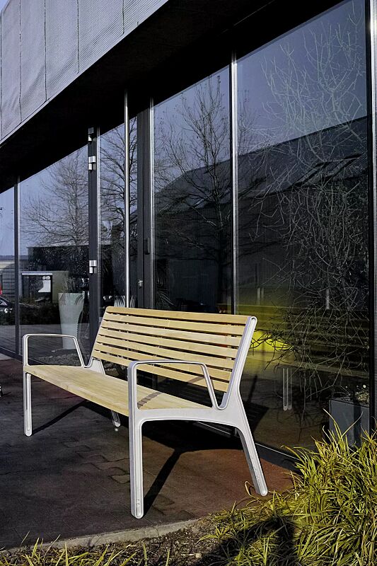 Sitzbank MIELA mit Rückenlehne und Armlehnen, mit schmaler Robinienholzbelattung