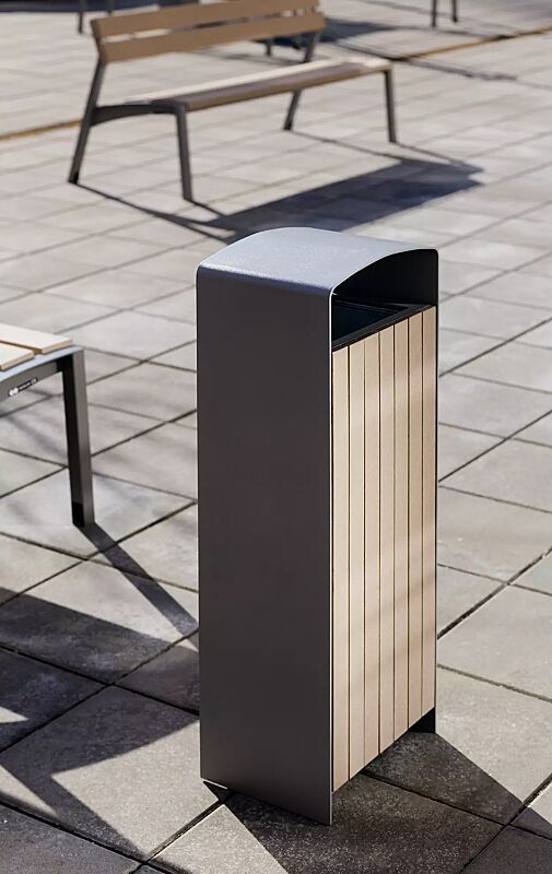 Abfallbehälter PRAX, Korpus: Robinienholzbelattung, Stahlteile in RAL 7016 anthrazitgrau