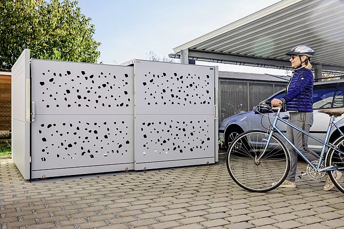 Fahrradgarage STYLEOUT® BIKE TOMO, Rück-, Seitenwände und Schiebetüren in RAL 9006 weißaluminium, Dach Aluminium eloxiert