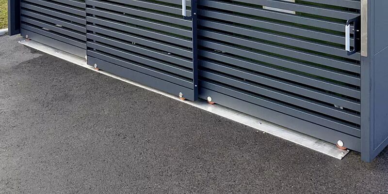 Bodenblech für Schiebetüren