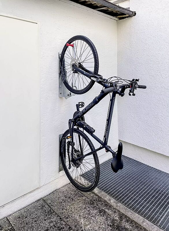 Hängeparker AKRANES, 90° Einstellwinkel mit Wandschutz (Zubehör)