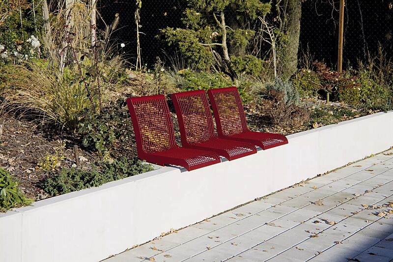 Mauerauflage LINUS mit Rückenlehne, Einzelsitz, in RAL 3005 weinrot