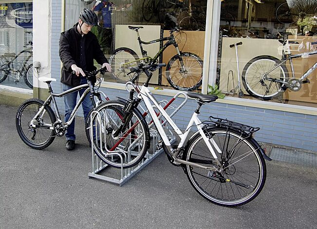Fahrradständer OAKLAND mit Anlehnbügel, einseitig, 4 Stellplätze, feuerverzinkt