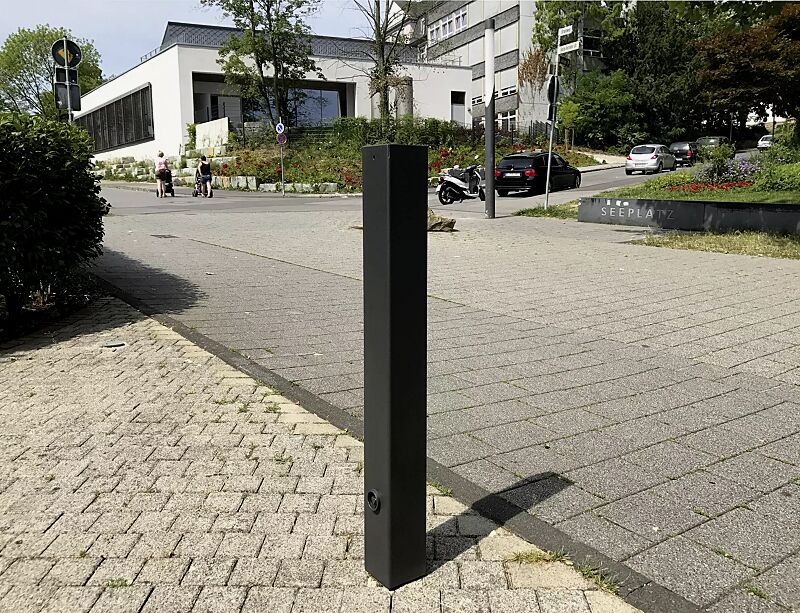 Poller PALENCIA, mit Dreikantschloss, herausnehmbar aus Bodenhülse, in RAL 7016 anthrazitgrau