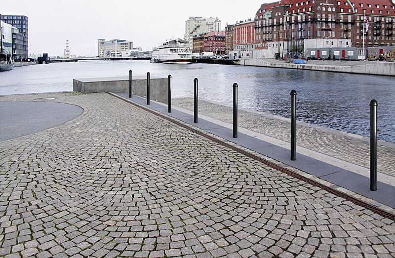 Poller BILBAO zum Einbetonieren in RAL 7021 schwarzgrau