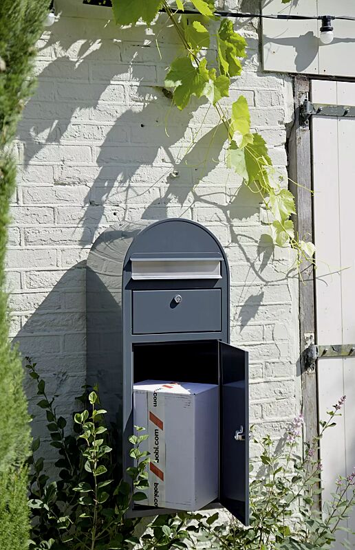 Brief- und Paketkasten BOBI CARGO zur Wandbefestigung, mit Edelstahleinwurfklappe, Stahlteile in RAL 7016 anthrazitgrau