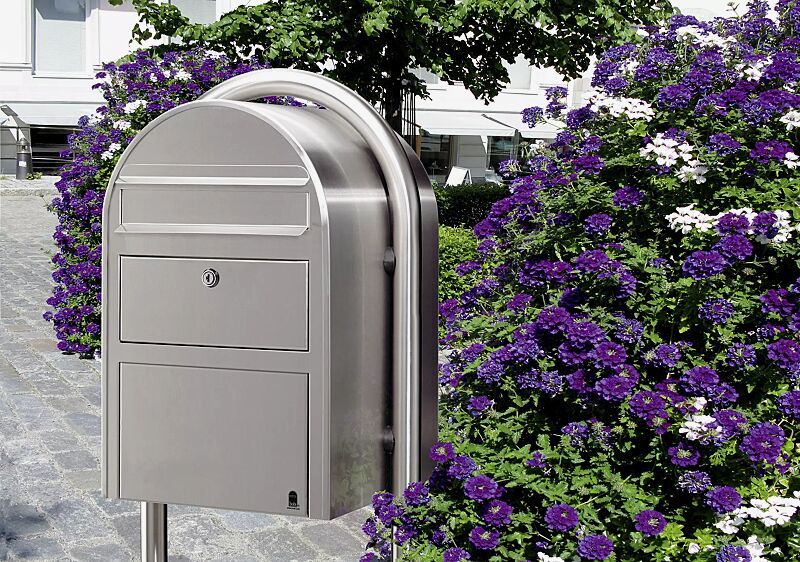 Briefkasten BOBI SWISS, mit Bogenständer BOBI ROUND, aus Edelstahl