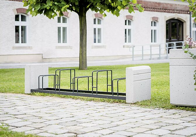 Fahrradständer BRNO, Stahlteile in RAL 7021 schwarzgrau, Beton sandgestrahlt