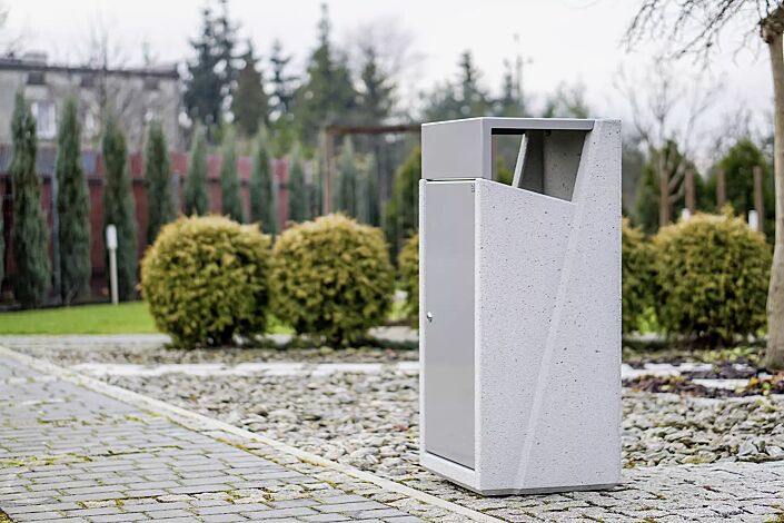 <div id="container" class="container"><div id="container" class="container">Abfallbehälter INTAL mit Ascher, Schutzdach und Tür in RAL 9007 graualuminium, Beton sandgestrahlt</div></div>