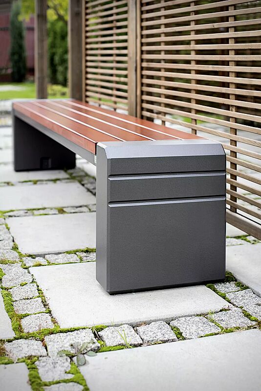 Sitzbank BRNO ohne Rückenlehne, Stahlteile in RAL 7021 schwarzgrau, Beton beschichtet in hellem graphit