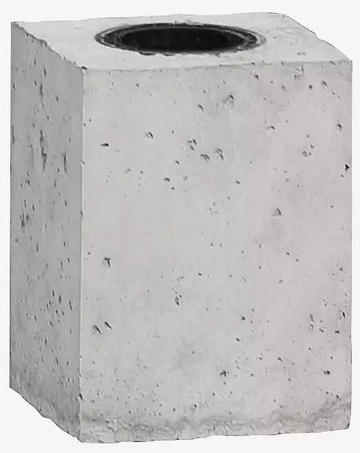 Betonfundamet mit Bodenhülse, eingegossen - für Pfosten: quadratisch