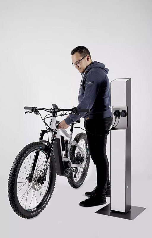 Ladesäule CAVAN, ohne Zugangsautorisierung, Edelstahl in eisenglimmer ähnlich DB 703