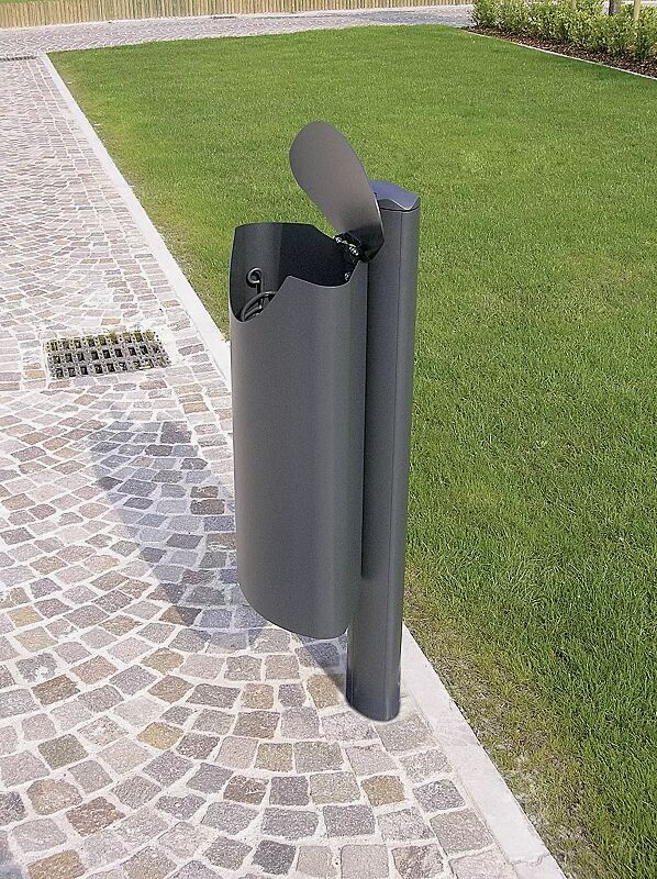 zur Entleerung geöffnet