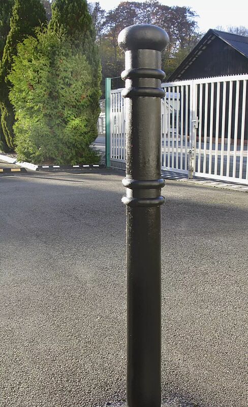 Sperrpfosten ADULAR zum Einbetonieren in anthrazit