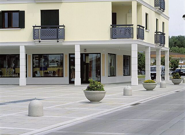 Poller TIP aus Beton, in Granitoptik weiß<br>