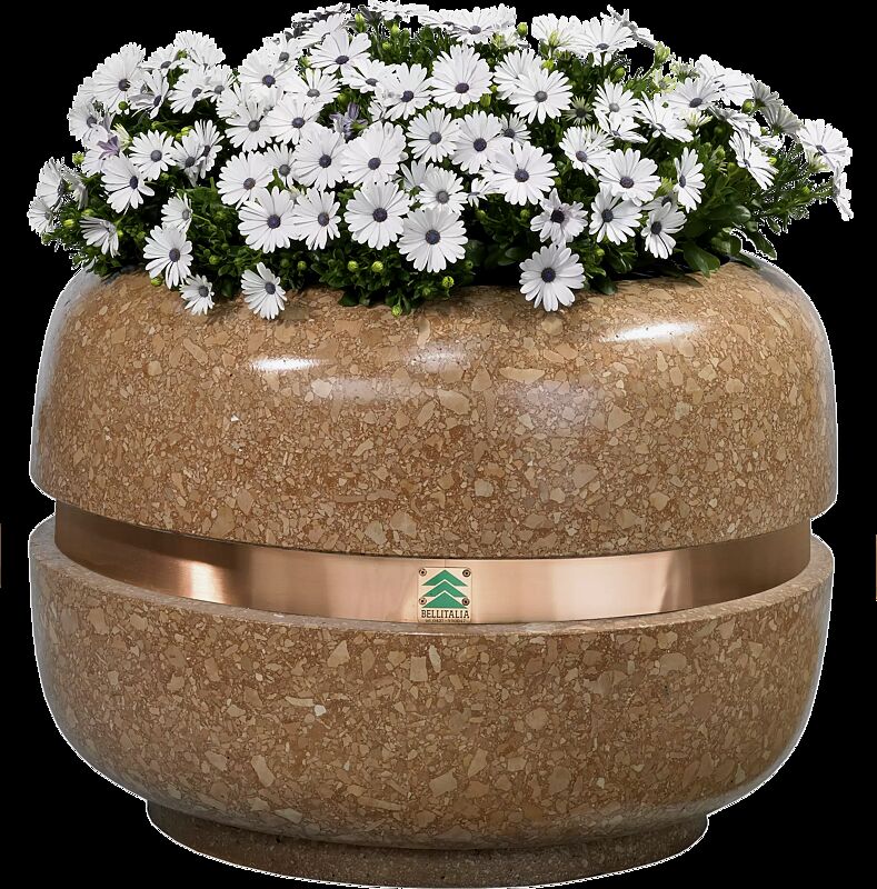 Pflanzbehälter TIMELESS aus rekonstituiertem Marmor geschliffen, in veronarot, Ringtaille aus Kupfer