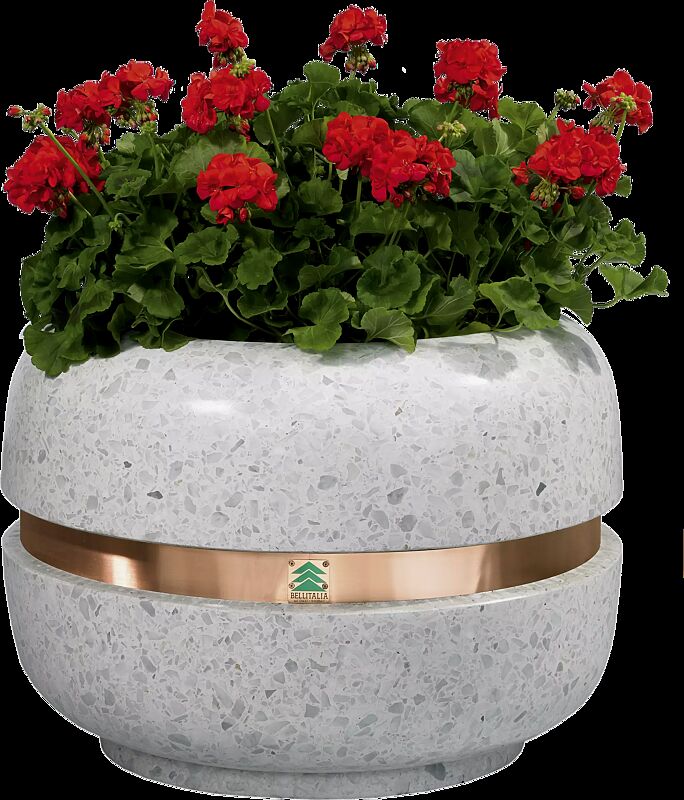 Pflanzbehälter TIMELESS aus Beton geschliffen, in Granitoptik weiß, Ringtaille aus Kupfer