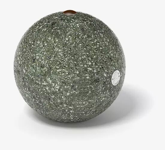 Poller SFERA aus rekonstituiertem Marmor gestockt, in grün alpi