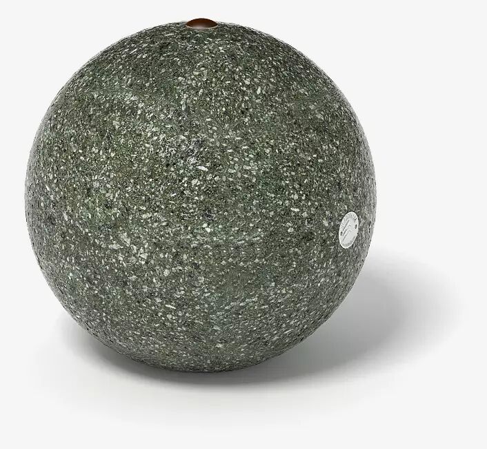 Poller SFERA aus rekonstituiertem Marmor gestockt, in grün alpi