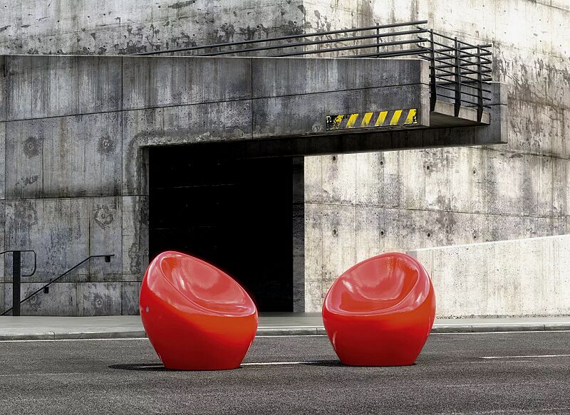 Sitze CUDDLY zum freien Aufstellen, aus Beton, in RAL 3000 feuerrot