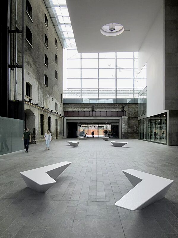 Sitzbank ARROW aus Beton, in Granitoptik weiß