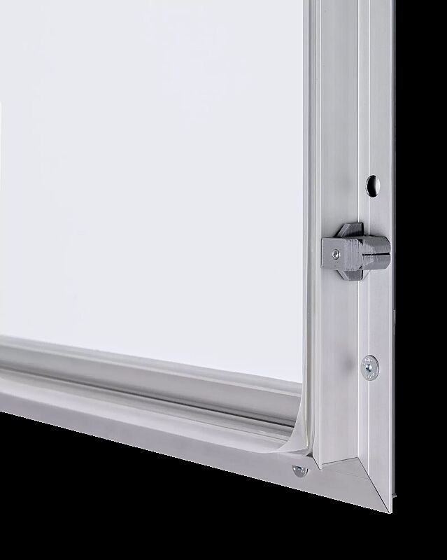 Detail: flacher Profilrahm mit ein Nutztiefe von 26 mm