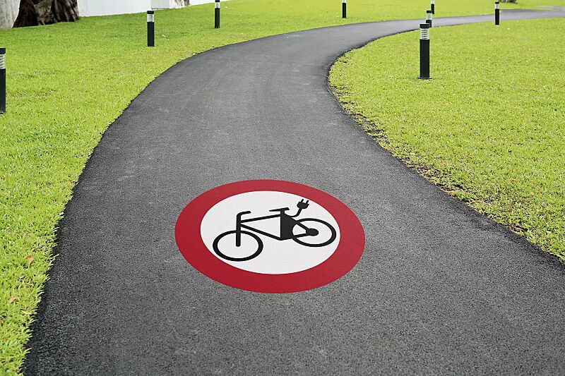 Thermoplastische Markierung VERBOT FÜR E-BIKES