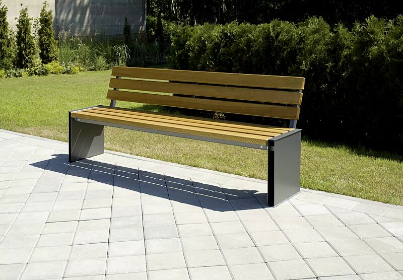 Sitzbank NATURA mit Holzbelattung, mit Rückenlehne, Stahlteile in RAL 7016 anthrazitgrau