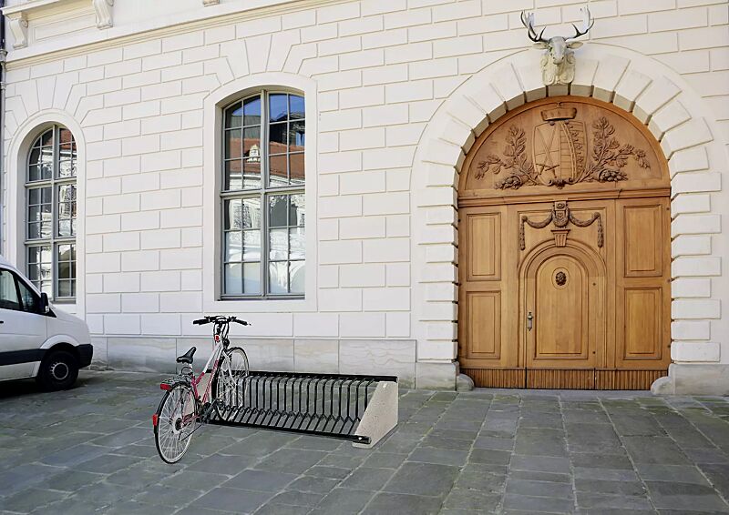 Fahrradständer AURORAS in RAL 9004 signalschwarz