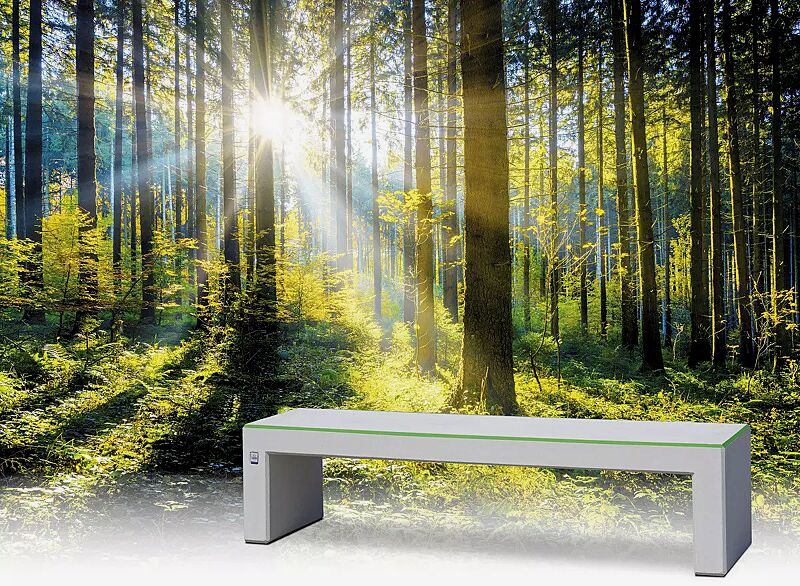 Sitzbank ANDROMEDA SMOGEATER aus photokatalytischem Beton in weiß, Sitzfläche mit abgerundeten Kanten in hellgrün