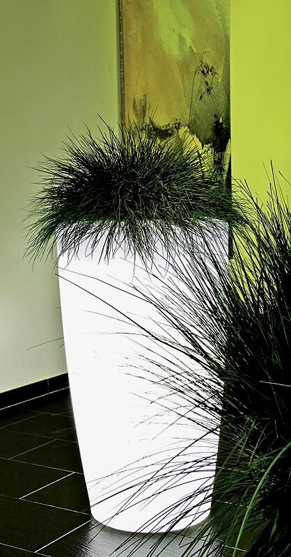 Pflanzbehälter UNA-LIGHT, transluzent beleuchtet